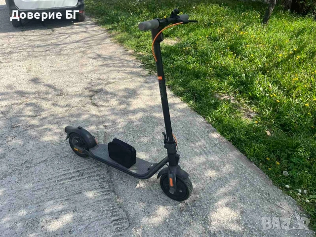 КАТО НОВА: Електрическа тротинетка Segway Ninebot F-серия + Подарък чанта