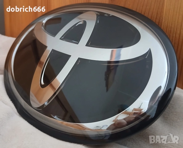Toyota Hilux 2020-2024 емблема 90975-02159 лайсни Тойота 53124-YP050, снимка 6 - Части - 54936657