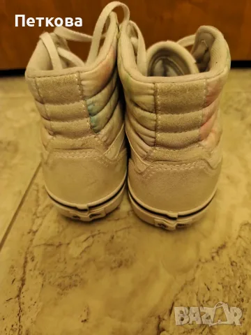 Запазени дамски маратонки Vans, снимка 3 - Маратонки - 55354037