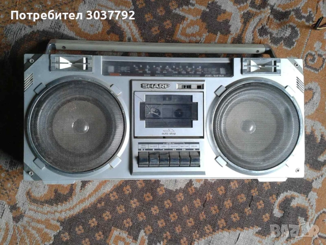 Продавам радиокасетофон SHARP GF-7474Z  