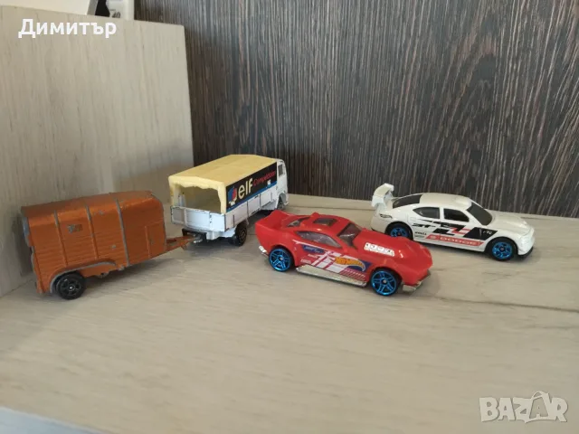Ретро метално камионче Ford + модели на Hot Wheels !!!, снимка 3 - Колекции - 55680074
