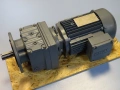 мотор редуктор SEW-EURODRIVE RF37DT80N4 Helical Gear Box Motor 0.75kW, снимка 1