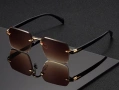 🕶️ Продавам 4 броя слънчеви очила – чисто нови, не са използвани., снимка 3