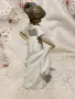 порцеланова статуетка , снимка 4