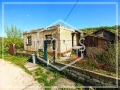 Продава се къща за ремонт с обширен двор и лице на две улици в с. Добромирка, обл. Габрово., снимка 6