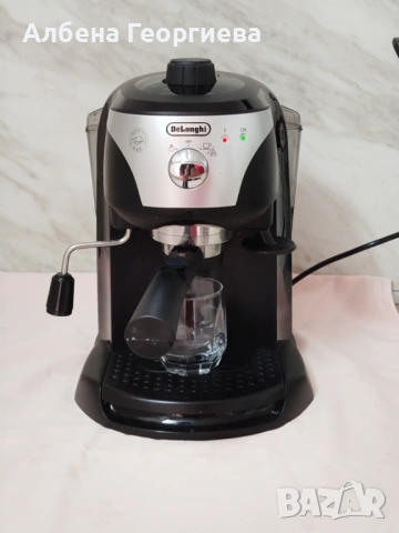 Кафе машина Delonghi за еспресо кафе, снимка 2 - Кафемашини - 54618816