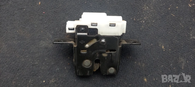 Брава заден капак Renault Scenic II, снимка 3 - Части - 54048530