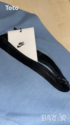 Оригинално горнище Nike Tech Fleece, размер L (Светлосин), снимка 3 - Спортни дрехи, екипи - 55626089