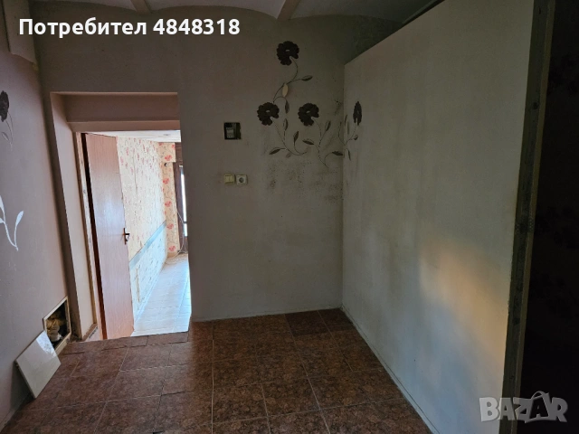 Център Радомир-къща с лице към площада , снимка 5 - Къщи - 54794795