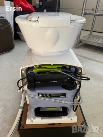 Керамична Тоалетна Dometic CT 4050 (Неразличим от нов) , снимка 12 - Химически тоалетни - 54392958