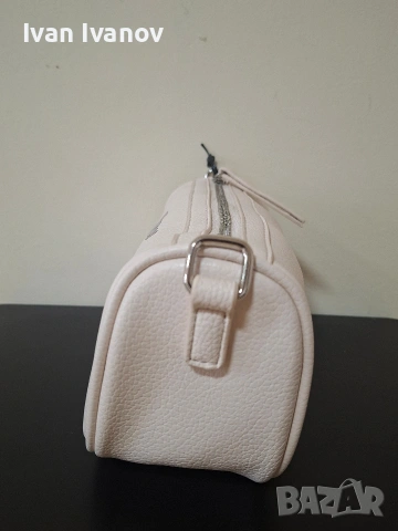 Дамска чанта VALENTINO, снимка 2 - Чанти - 54066021