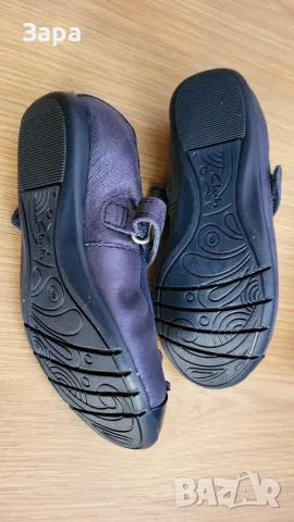 нови кожени обувки Clarks, 27ми номер, снимка 3 - Детски обувки - 55477143