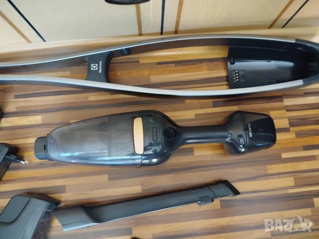 Прахосмукачка с батерия AEG QX9-1-ULT 2in1, снимка 13 - Прахосмукачки - 38010581