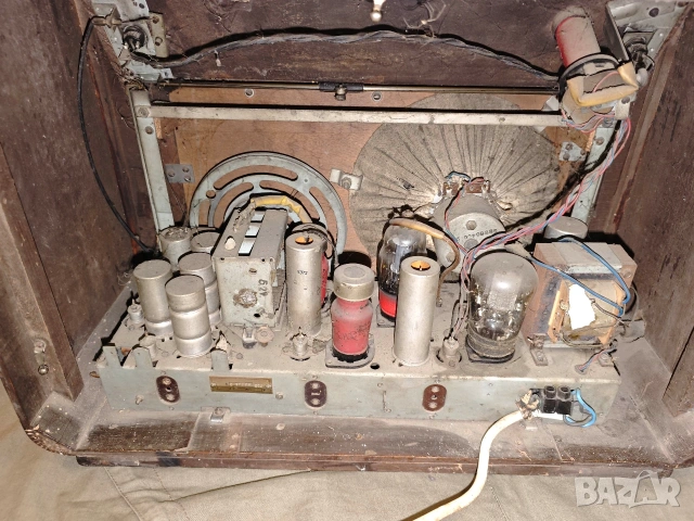 Продавам радио Hornyphon 837AS, снимка 8 - Антикварни и старинни предмети - 54776389