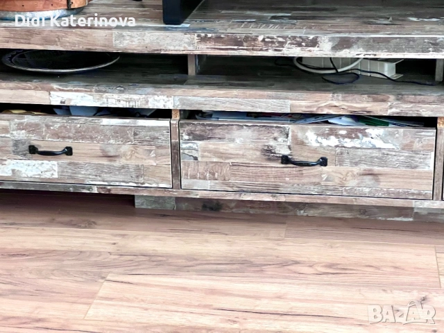 ТВ шкаф, снимка 3 - Шкафове - 54898966