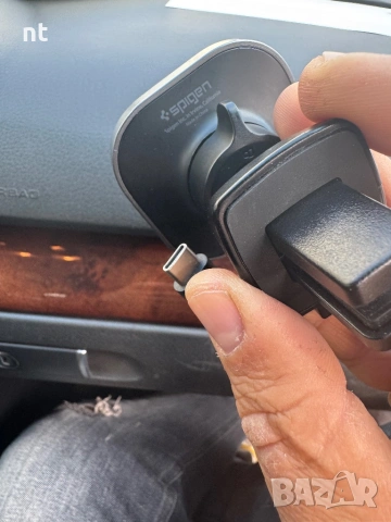 Spigen стойка(зарядно)за кола, снимка 6 - Аксесоари за Apple - 54049134