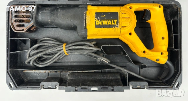 Dewalt DW304-PK - Електрически саблен трион 1050W