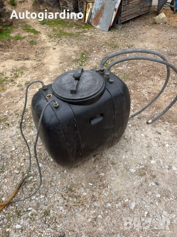 Пластмасов резервоар (туба) с маркучи