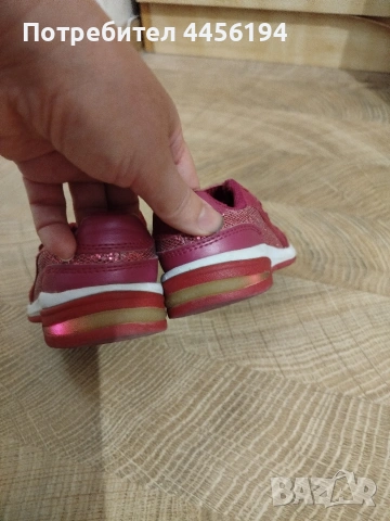 Детски маратонки Clarks , снимка 5 - Детски маратонки - 54655355