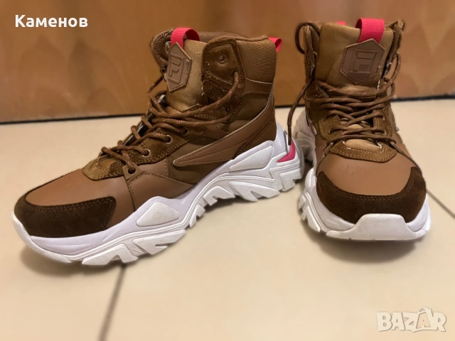 Ефектни спортни обувки от дамска серия - FILA Desert Boot, снимка 7 - Маратонки - 54120732