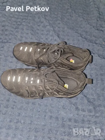Обувки Vapormax Plus размер 42 много добри реплики носени 2-3 пъти, снимка 4 - Спортни обувки - 55653736