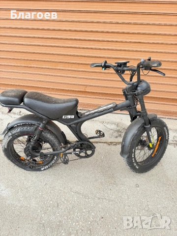 Електрически велосипед Emoko C93 с черно покритие и дебели гуми Kenda