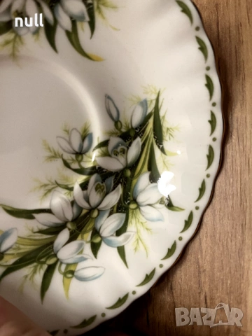 Чаша за чай/кафе Royal Albert January Flower of the Month, снимка 5 - Чаши - 54527418
