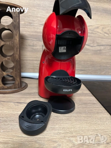 Кафе машина Dolce Gusto Piccolo XS + стойка – 50€, снимка 6 - Други - 54020811