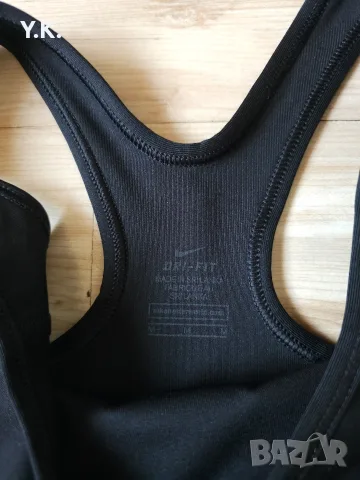 Оригинално дамско бюстие Nike Dri-Fit, снимка 4 - Корсети, бюстиета, топове - 55347457