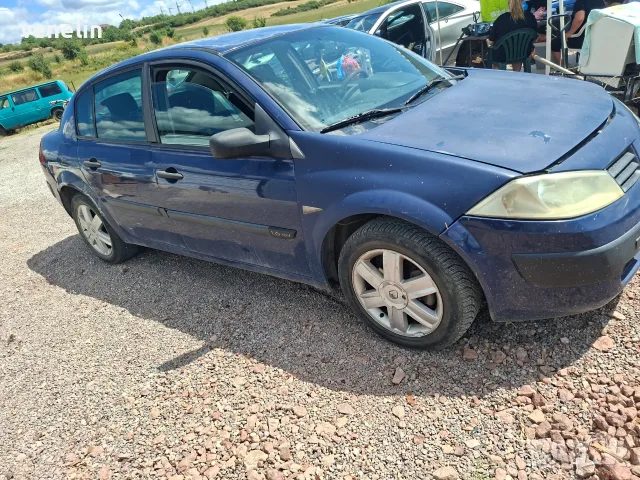 Рено Меган 1.6 16в Автомат, снимка 2 - Автомобили и джипове - 55414407