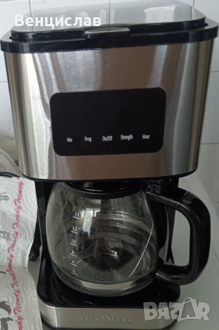 Продавам кафе машина нова. 