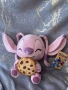 Плюшена играчка Disney - Ейнджъл с бисквитка (размер 23–25 см), снимка 1