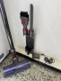 Вертикална Безжична Прахосмукачка Dyson V8 Advanced – 425W Мощност и до 40 мин. Работа!, снимка 7