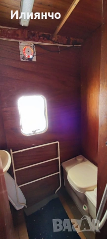 Продавам 12 метра английска каравана в добро въшно състояние, снимка 16 - Каравани и кемпери - 54528983