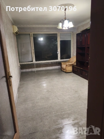 Продавам двустаен апартамент в,центъра,на град Гълабово