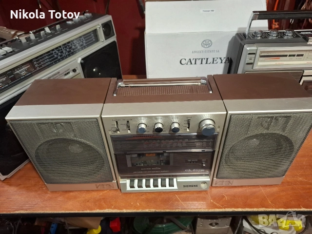 Продава се касетофон Simens club 791., снимка 2 - Радиокасетофони, транзистори - 54110162