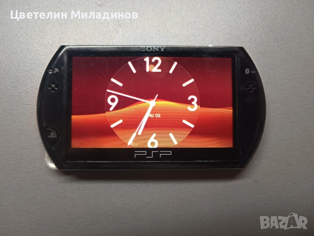 PSP Go N-1004 Преносима конзола