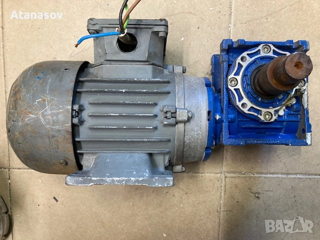 Мотор редуктор 0,37КW 1390/1390б/ мин, снимка 2 - Електродвигатели - 54664999