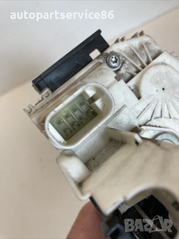 Брава предна лява врата за Chrysler Sebring 2.0 CRD (2008) P04589441AD, снимка 2 - Части - 54563808