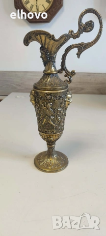 Голяма ваза, кана от масивен месинг