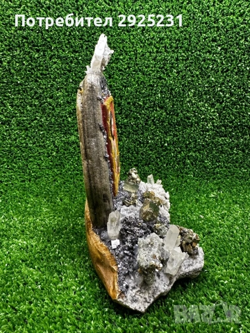 Ръчно изработена икона на Исус Христос с естествени кристали – кварц, пирит и галенит, снимка 6 - Икони - 54092041