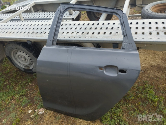 Оригинална задна врата Opel Astra J Hatchback 2009-2015 Опел Астра Ж, снимка 3 - Части - 55050785