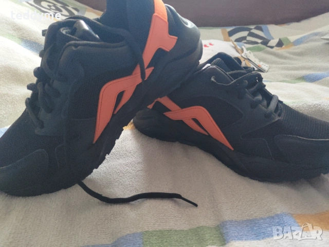 Черни леки маратонки