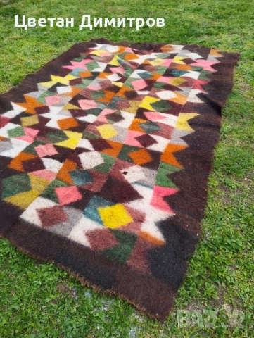 АНТИКВАРЕН ръчно тъкан вълнен килим/козяк