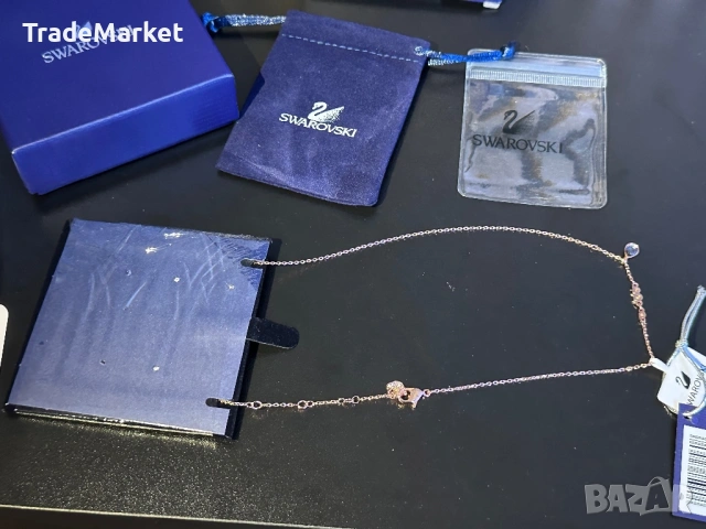 Ново Дамско Колие с висулки Swarovski Swarovski Duo Evil Eye Pendant във финиш розово злато, снимка 4 - Колиета, медальони, синджири - 54279870