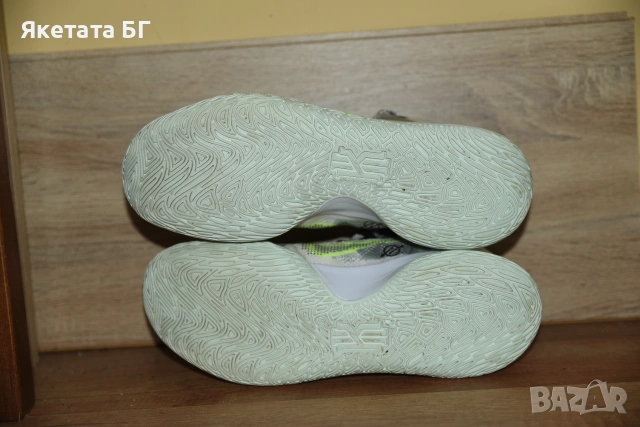  Nike KYRIE FLYTRAP V оригинални маратонки размер 45,5, снимка 5 - Маратонки - 54987263