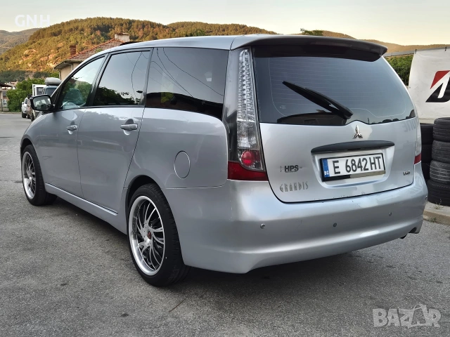 Mitsubishi Grandis 2.0TDI 7Места /бартер/, снимка 4 - Автомобили и джипове - 55219597