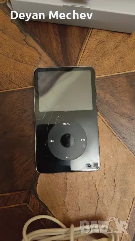 Apple iPod 5th Gen Video 30GB (A1136) С КУТИЯ и Книжки, снимка 2 - iPod - 55530403