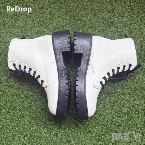 Дамски кубинки бели и сребристи, без марка, снимка 7 - Дамски боти - 54090581