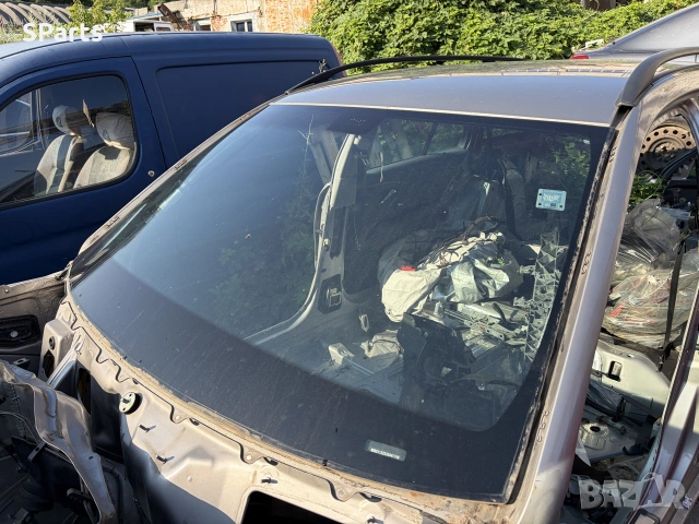 Челно стъкло за Мерцедес w211 2005г с датчик , снимка 2 - Части - 55289633